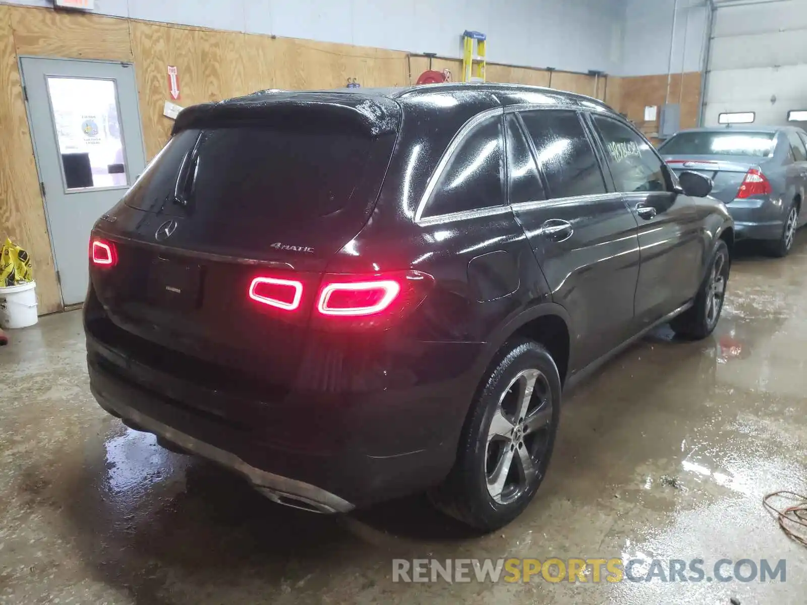 4 Photograph of a damaged car WDC0G8EB2LF690141 MERCEDES-BENZ GLC-CLASS 2020