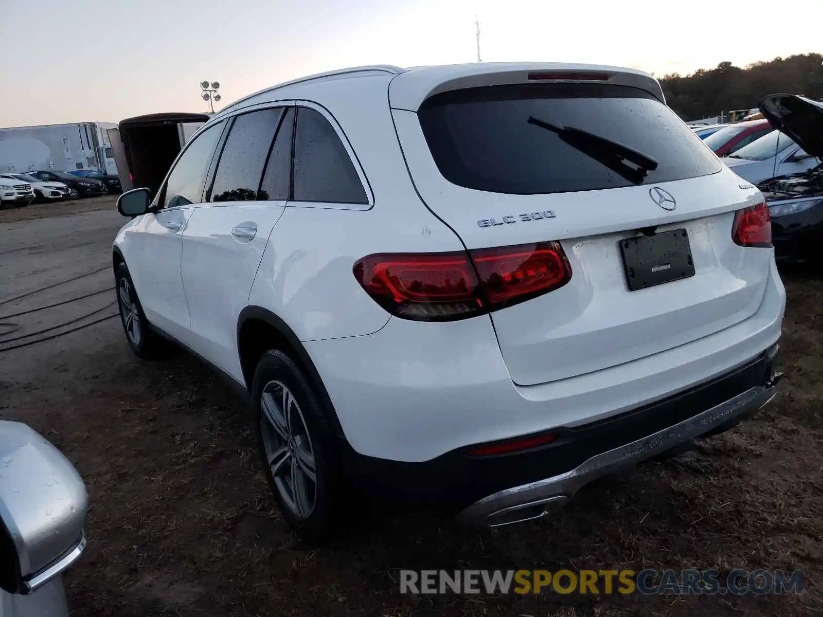 3 Photograph of a damaged car WDC0G8EB5LF696208 MERCEDES-BENZ GLC-CLASS 2020