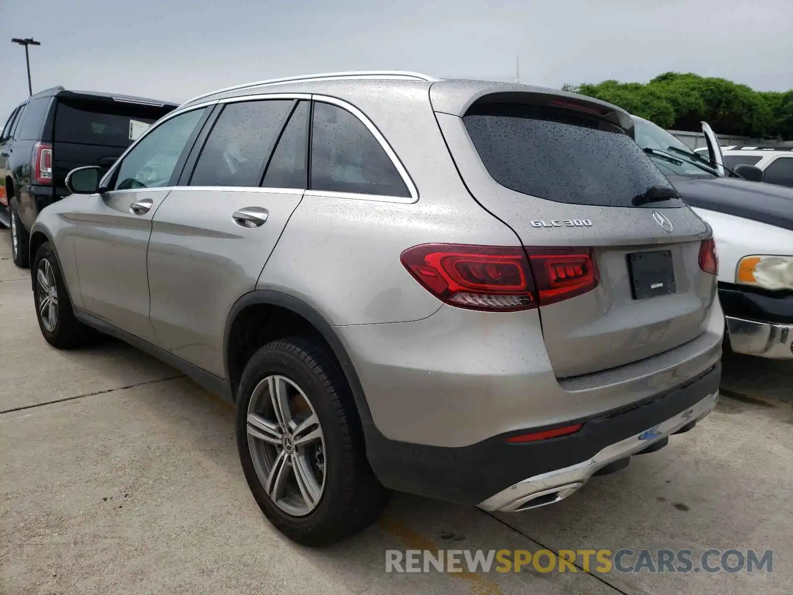 3 Photograph of a damaged car WDC0G8EB8LF711445 MERCEDES-BENZ GLC-CLASS 2020