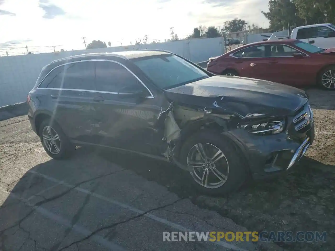 4 Photograph of a damaged car WDC0G8EB8LF719187 MERCEDES-BENZ GLC-CLASS 2020