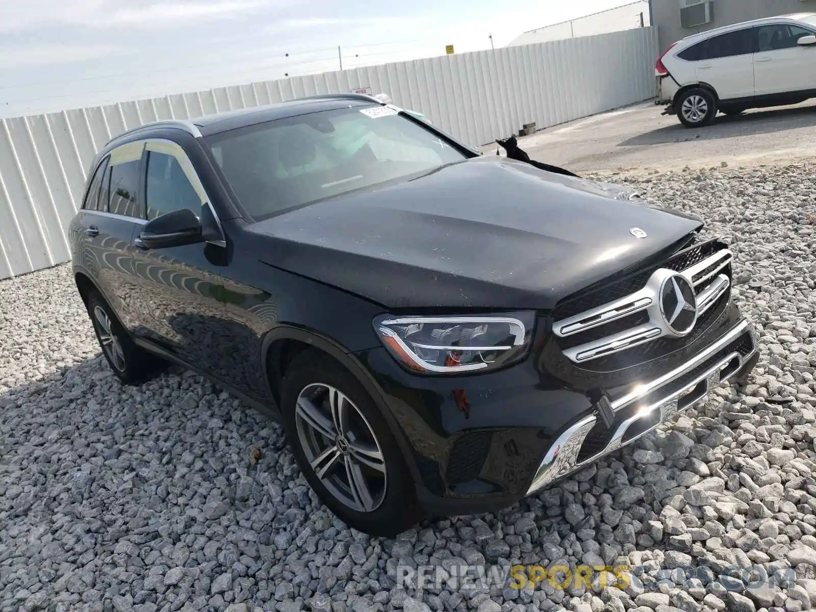 1 Фотография поврежденного автомобиля WDC0G8EBXLF674575 MERCEDES-BENZ GLC-CLASS 2020