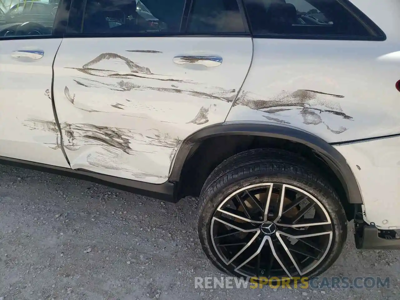 9 Photograph of a damaged car W1N0G6EB0MF913765 MERCEDES-BENZ GLC-CLASS 2021