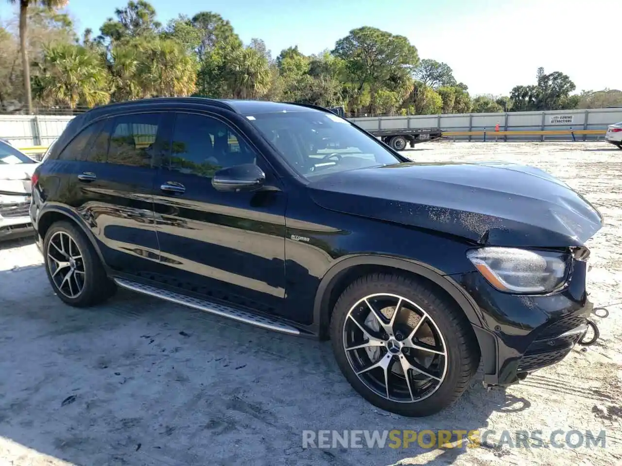 4 Photograph of a damaged car W1N0G6EB8MF921547 MERCEDES-BENZ GLC-CLASS 2021