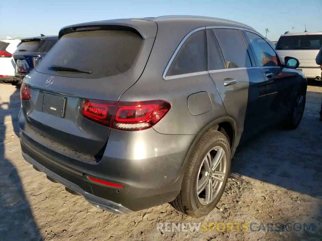 4 Photograph of a damaged car W1N0G8DB0MF870400 MERCEDES-BENZ GLC-CLASS 2021