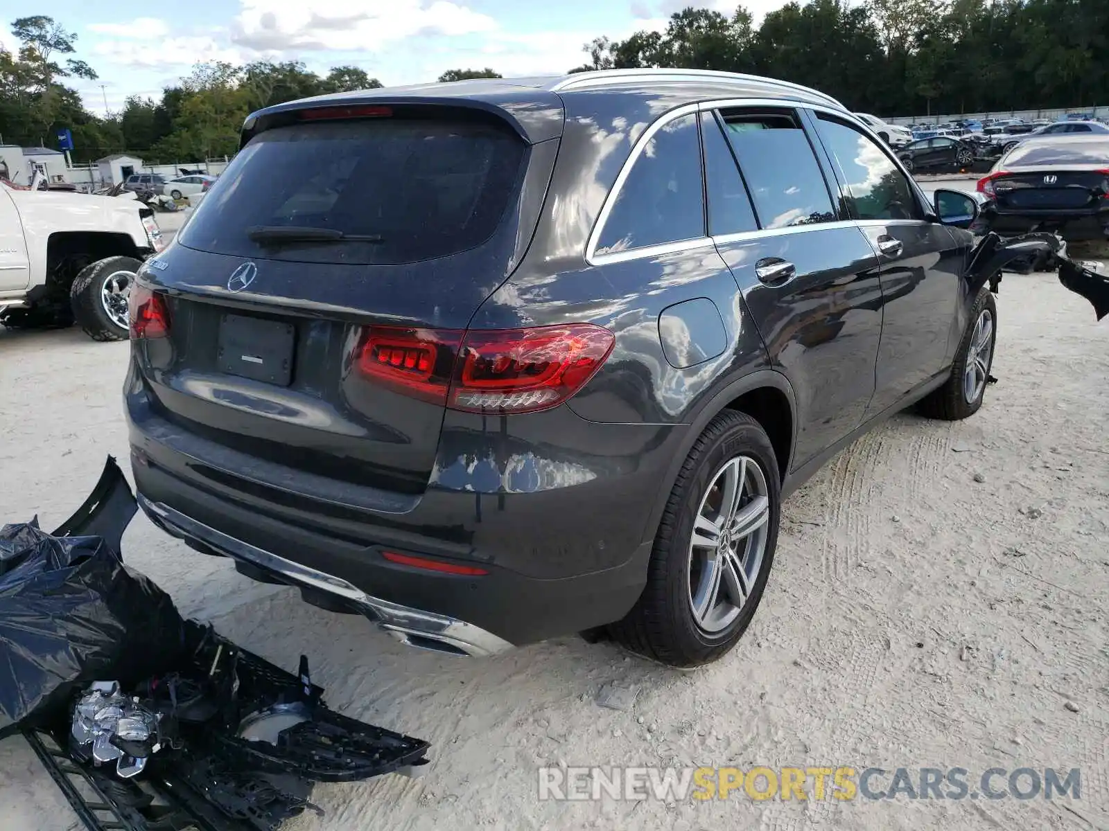 4 Photograph of a damaged car W1N0G8DB0MV264729 MERCEDES-BENZ GLC-CLASS 2021