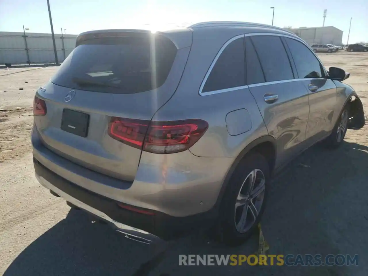 4 Photograph of a damaged car W1N0G8DB1MF937764 MERCEDES-BENZ GLC-CLASS 2021