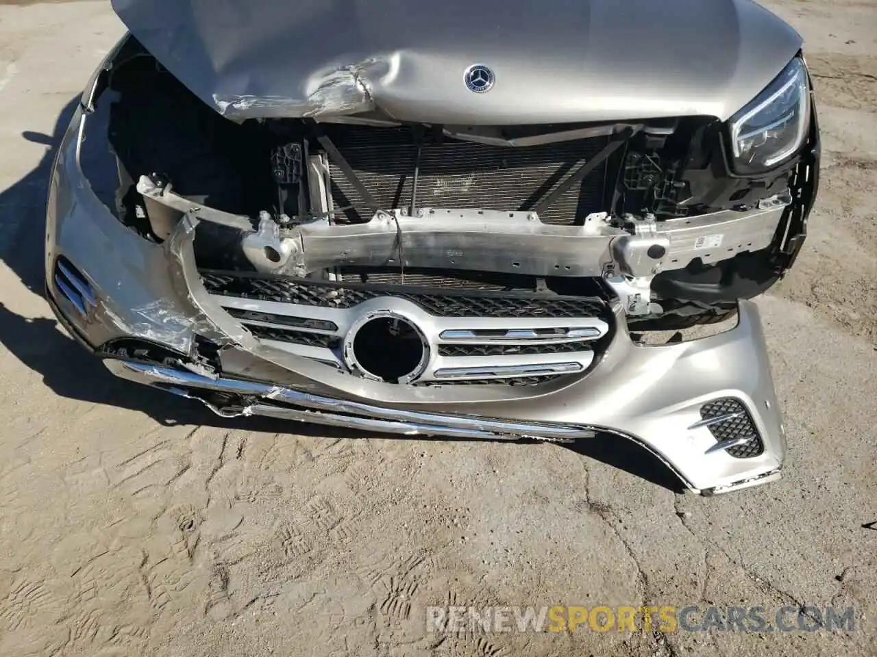 9 Photograph of a damaged car W1N0G8DB1MF937764 MERCEDES-BENZ GLC-CLASS 2021