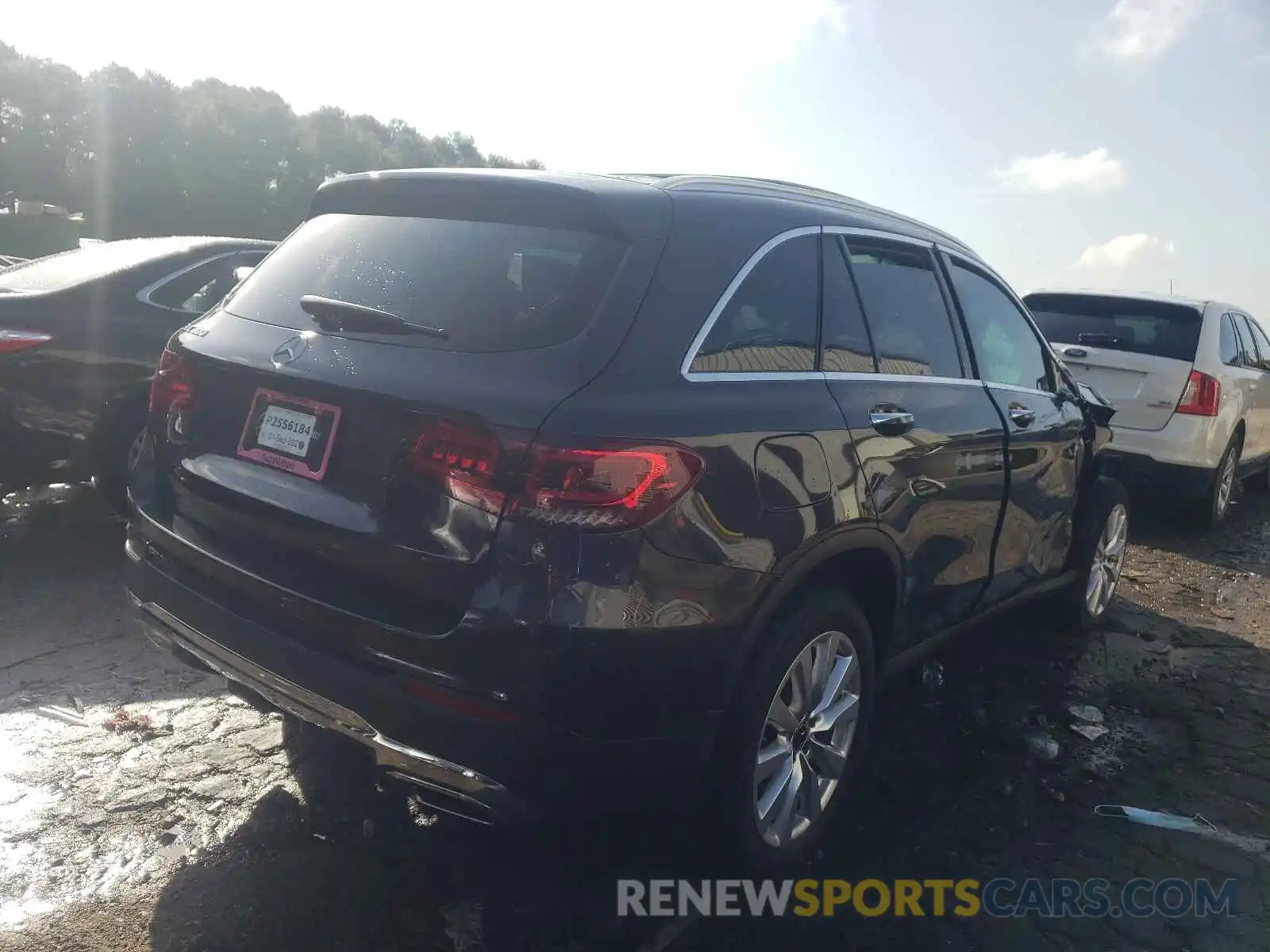 4 Photograph of a damaged car W1N0G8DB2MF870124 MERCEDES-BENZ GLC-CLASS 2021