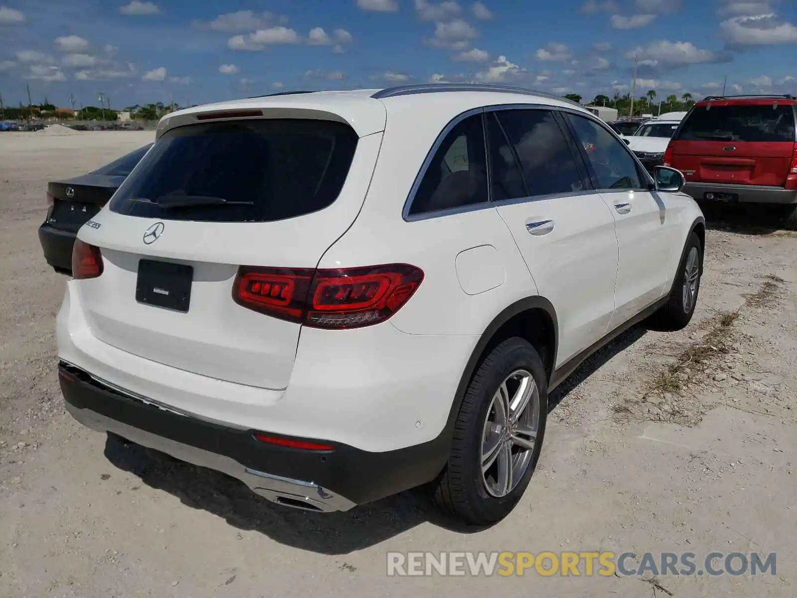 4 Photograph of a damaged car W1N0G8DB2MV270239 MERCEDES-BENZ GLC-CLASS 2021