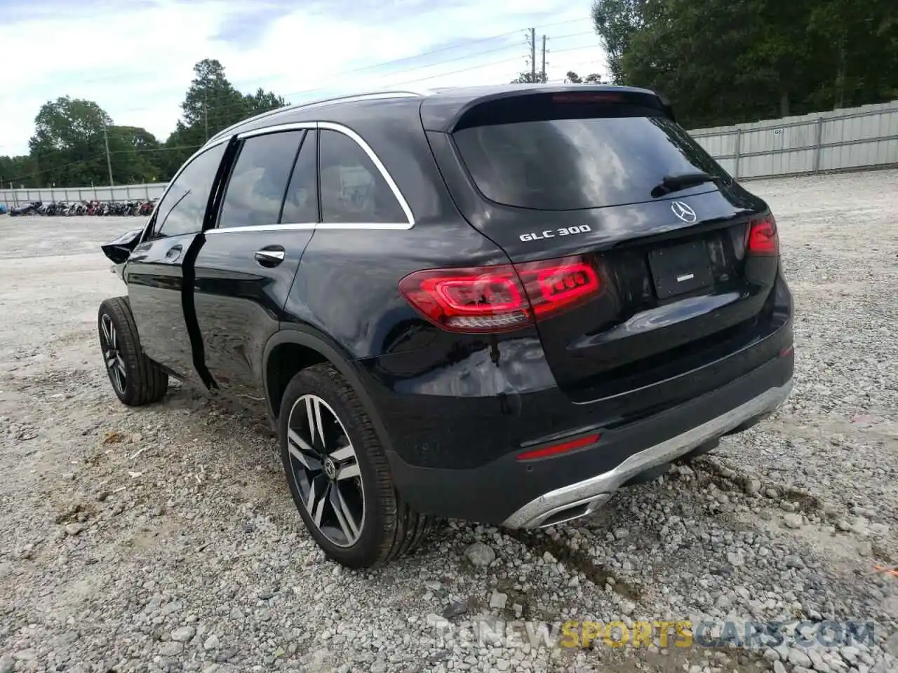 3 Photograph of a damaged car W1N0G8DB3MF969597 MERCEDES-BENZ GLC-CLASS 2021