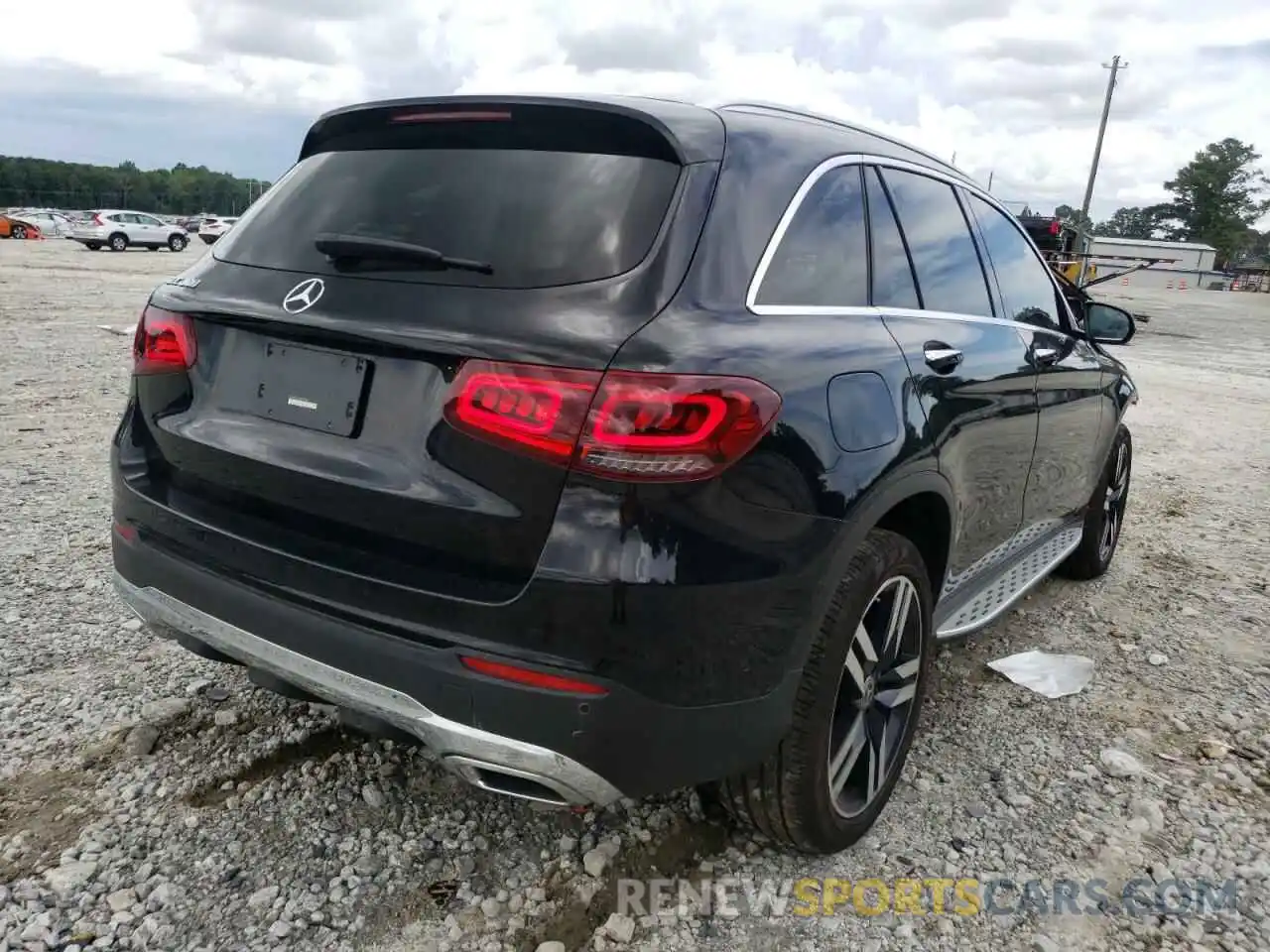 4 Photograph of a damaged car W1N0G8DB3MF969597 MERCEDES-BENZ GLC-CLASS 2021