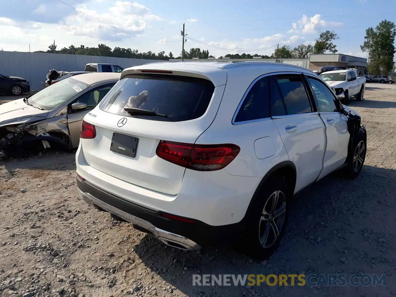 4 Photograph of a damaged car W1N0G8DB4MF869105 MERCEDES-BENZ GLC-CLASS 2021