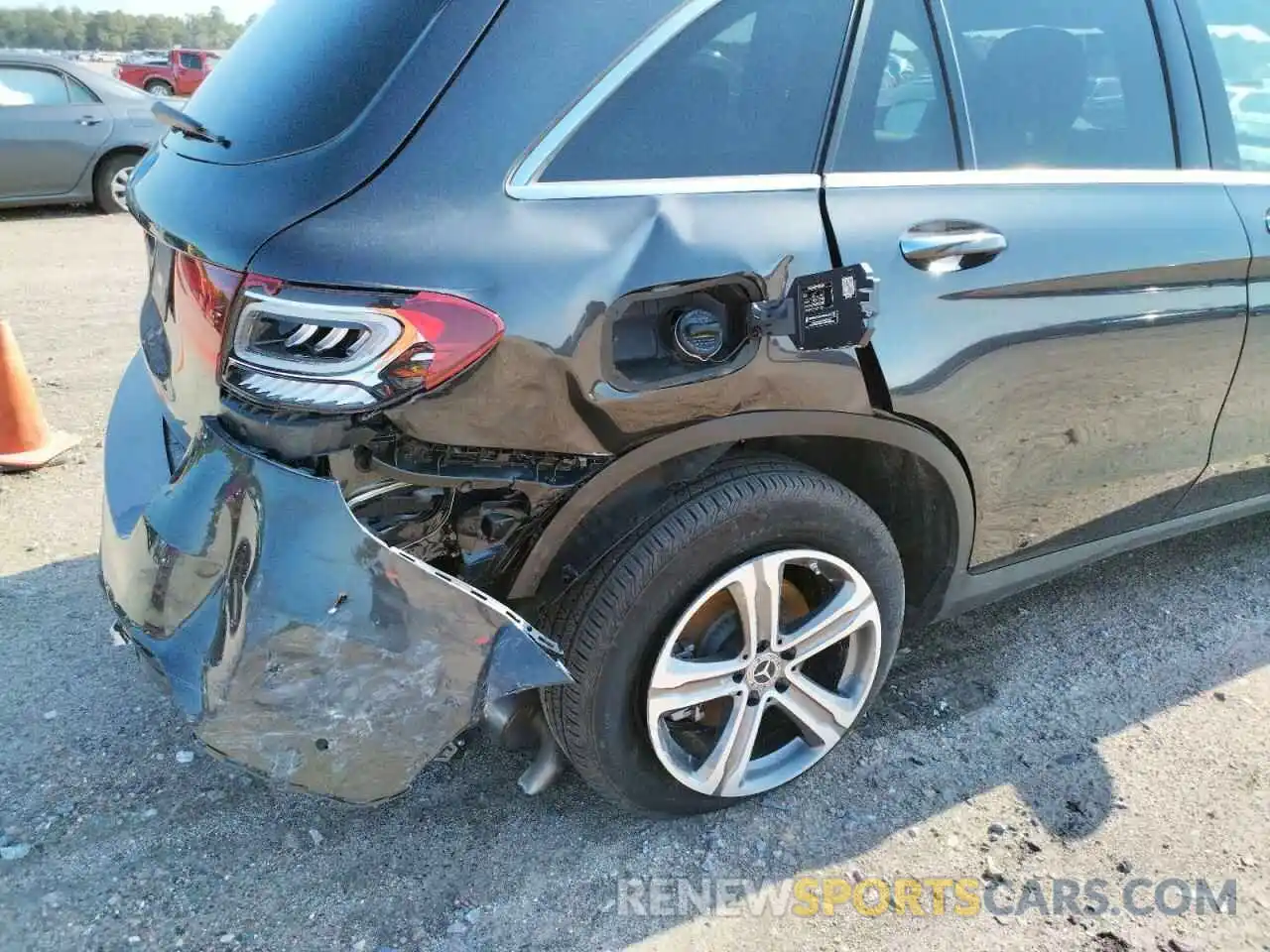 9 Photograph of a damaged car W1N0G8DB4MF904211 MERCEDES-BENZ GLC-CLASS 2021