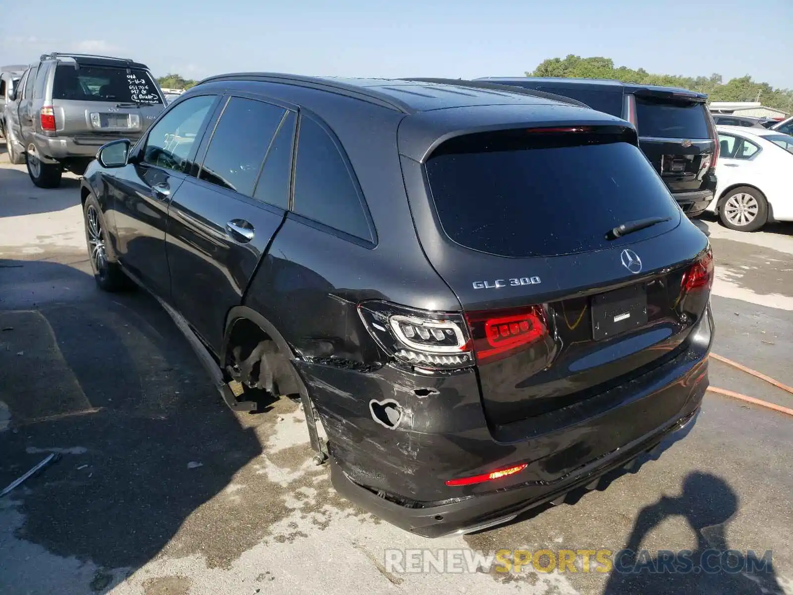 3 Photograph of a damaged car W1N0G8DB4MV294560 MERCEDES-BENZ GLC-CLASS 2021