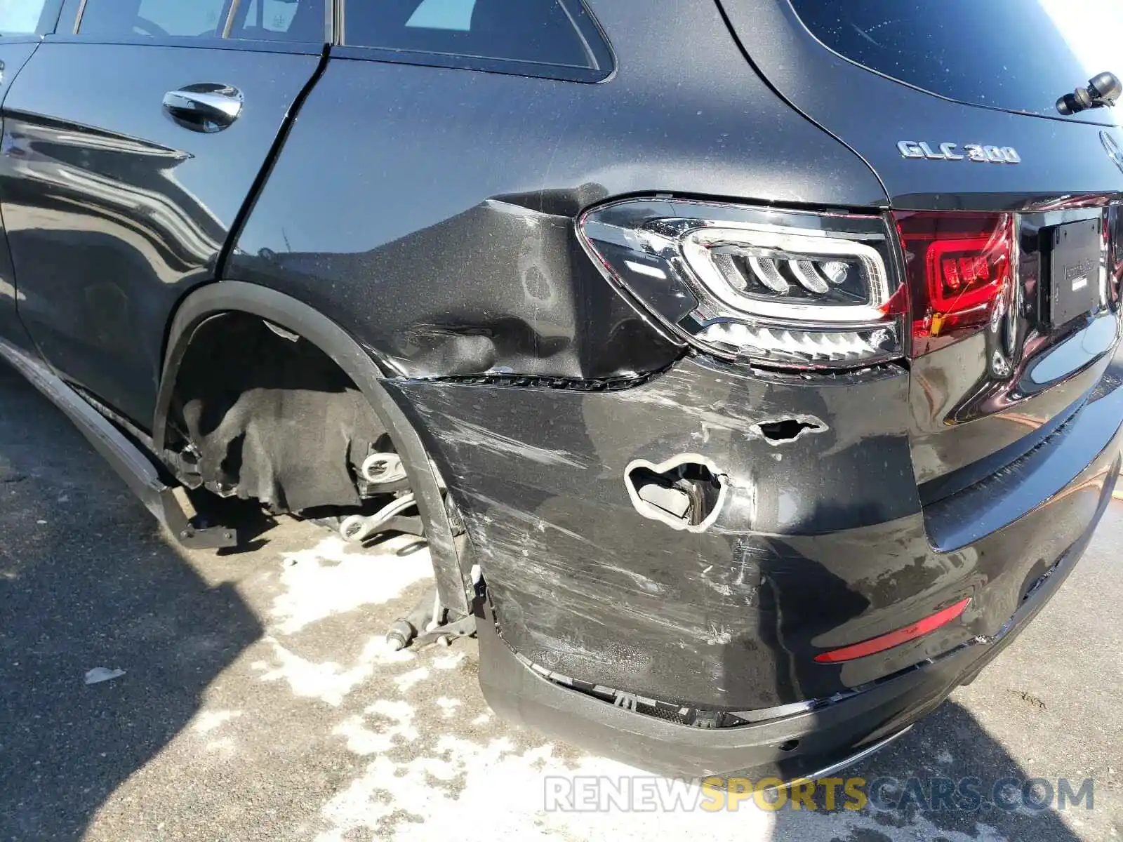 9 Photograph of a damaged car W1N0G8DB4MV294560 MERCEDES-BENZ GLC-CLASS 2021