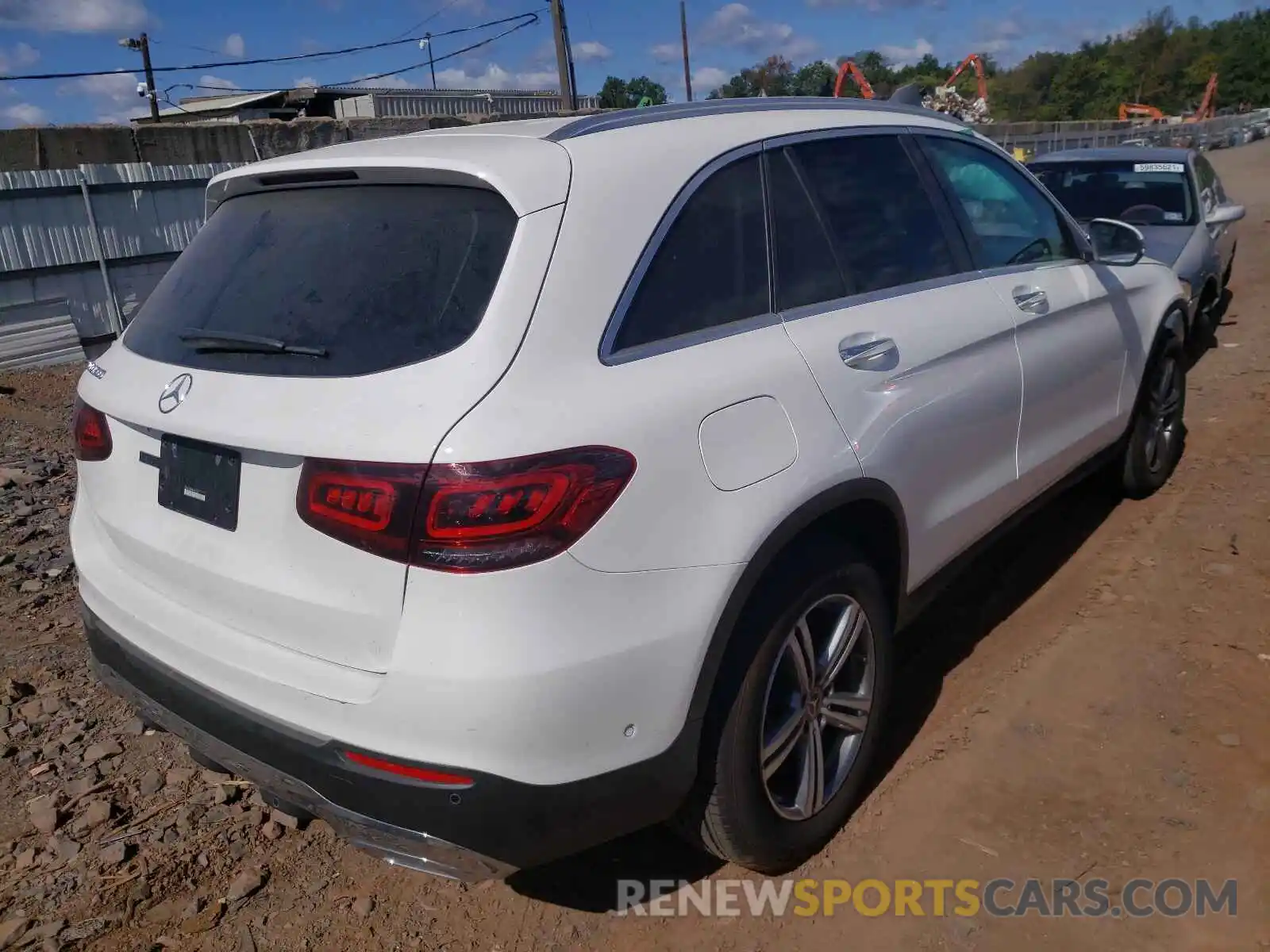 4 Photograph of a damaged car W1N0G8DB6MF901682 MERCEDES-BENZ GLC-CLASS 2021