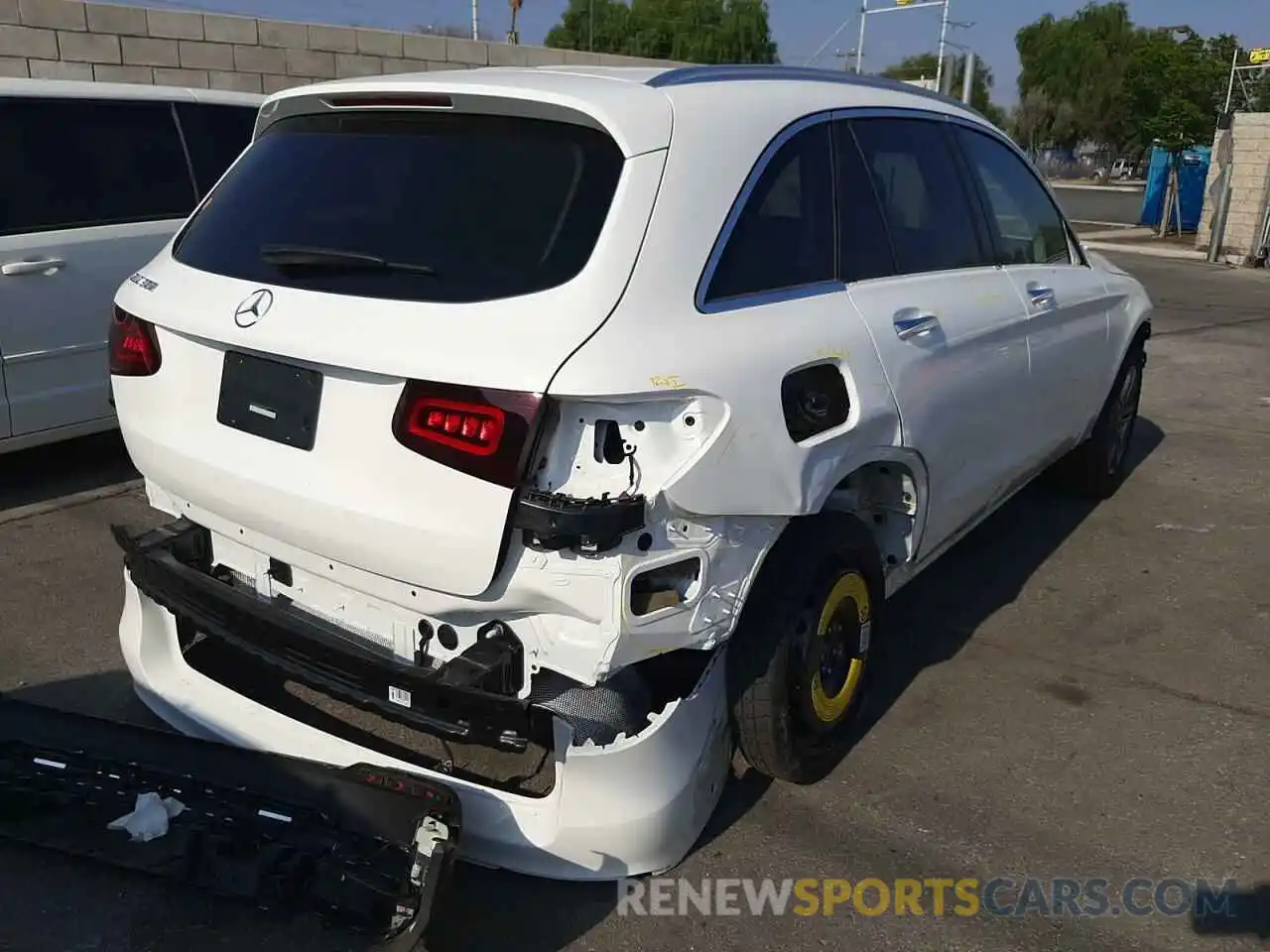 4 Photograph of a damaged car W1N0G8DB6MV323847 MERCEDES-BENZ GLC-CLASS 2021