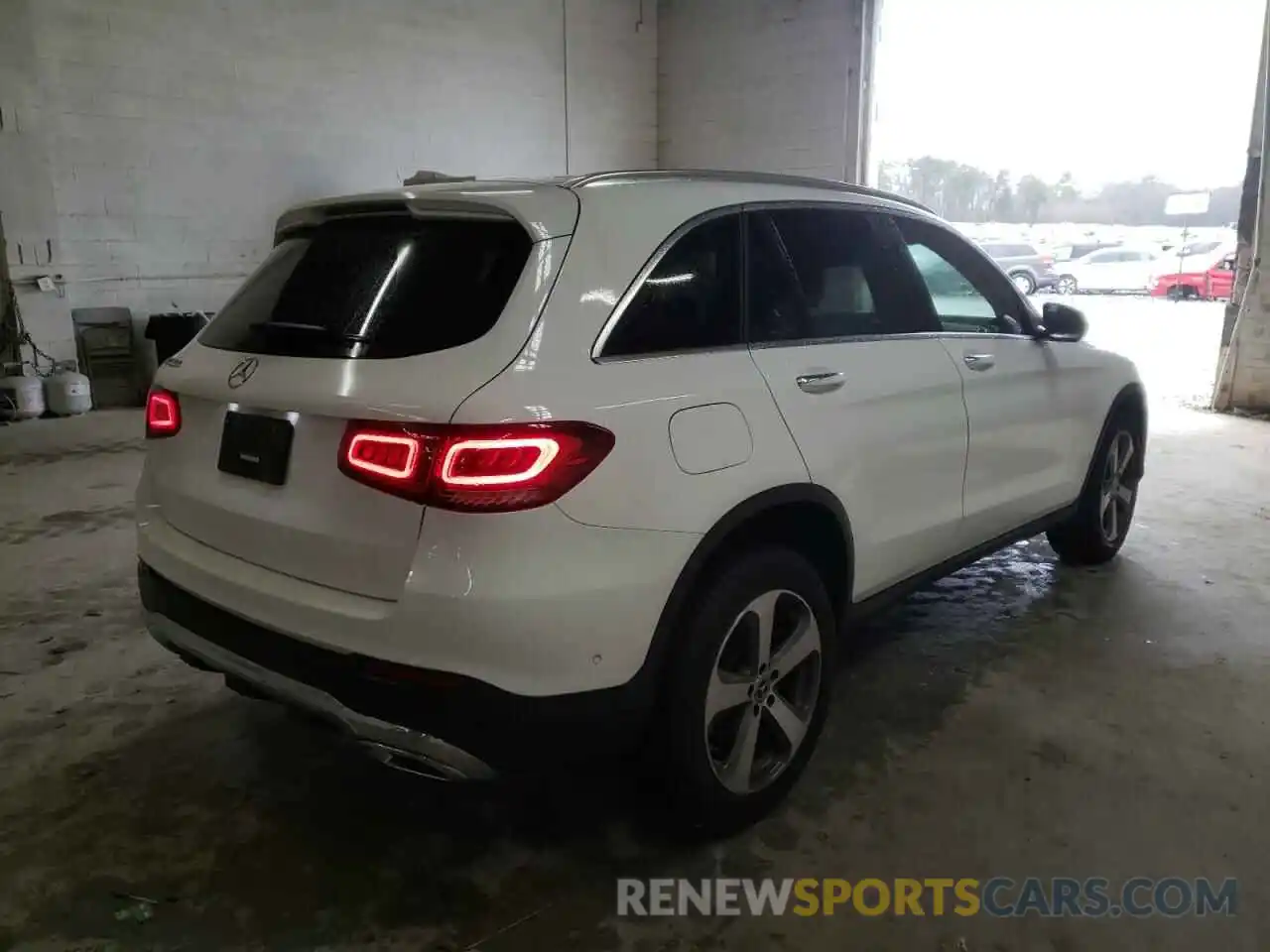 4 Фотография поврежденного автомобиля W1N0G8DB7MF868885 MERCEDES-BENZ GLC-CLASS 2021