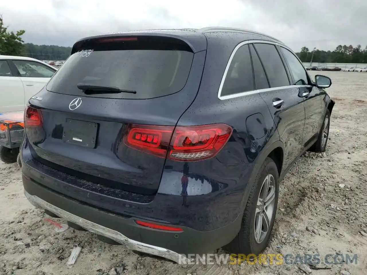 4 Photograph of a damaged car W1N0G8DB7MG013758 MERCEDES-BENZ GLC-CLASS 2021