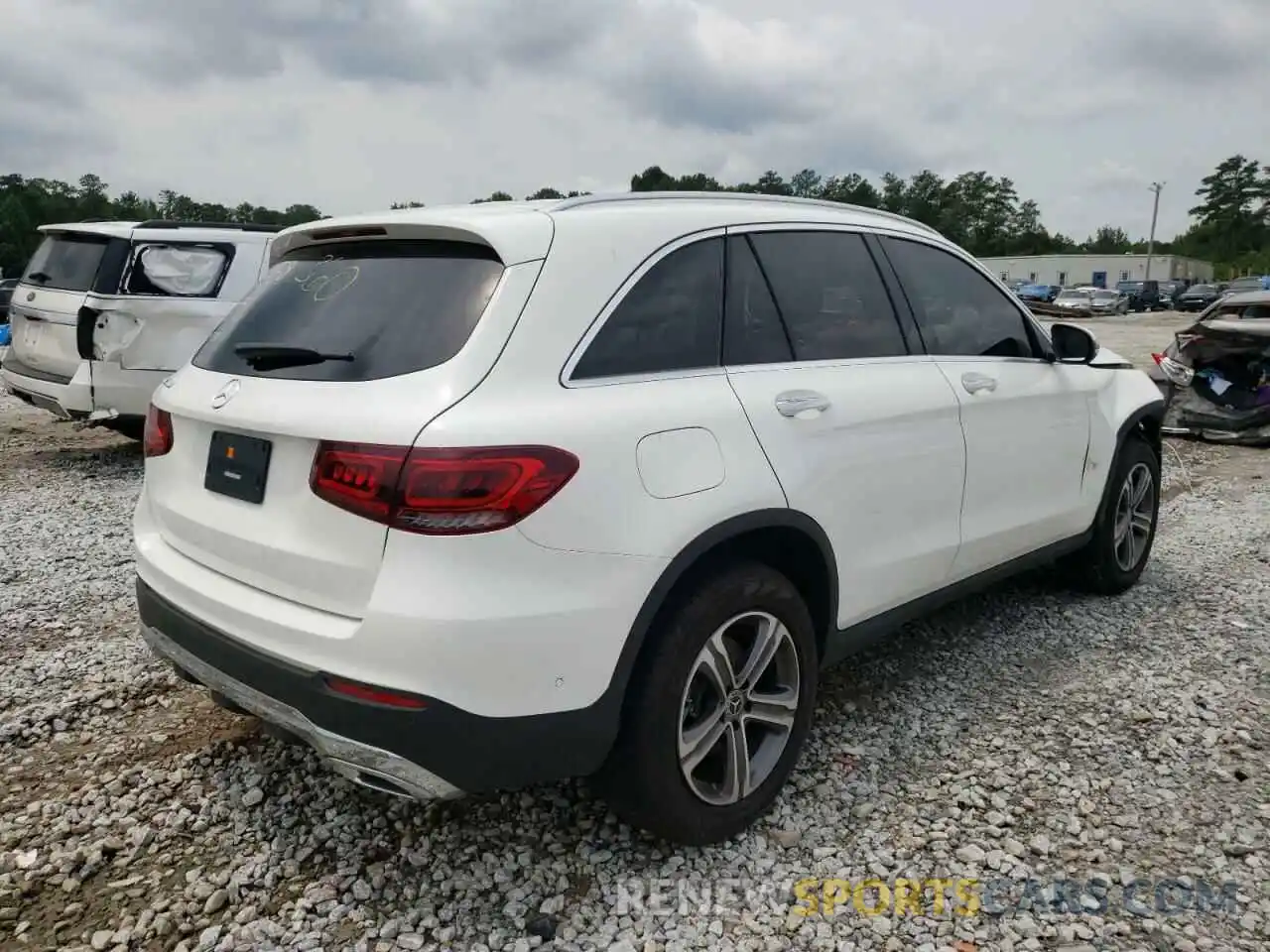 4 Photograph of a damaged car W1N0G8DB7MV282158 MERCEDES-BENZ GLC-CLASS 2021