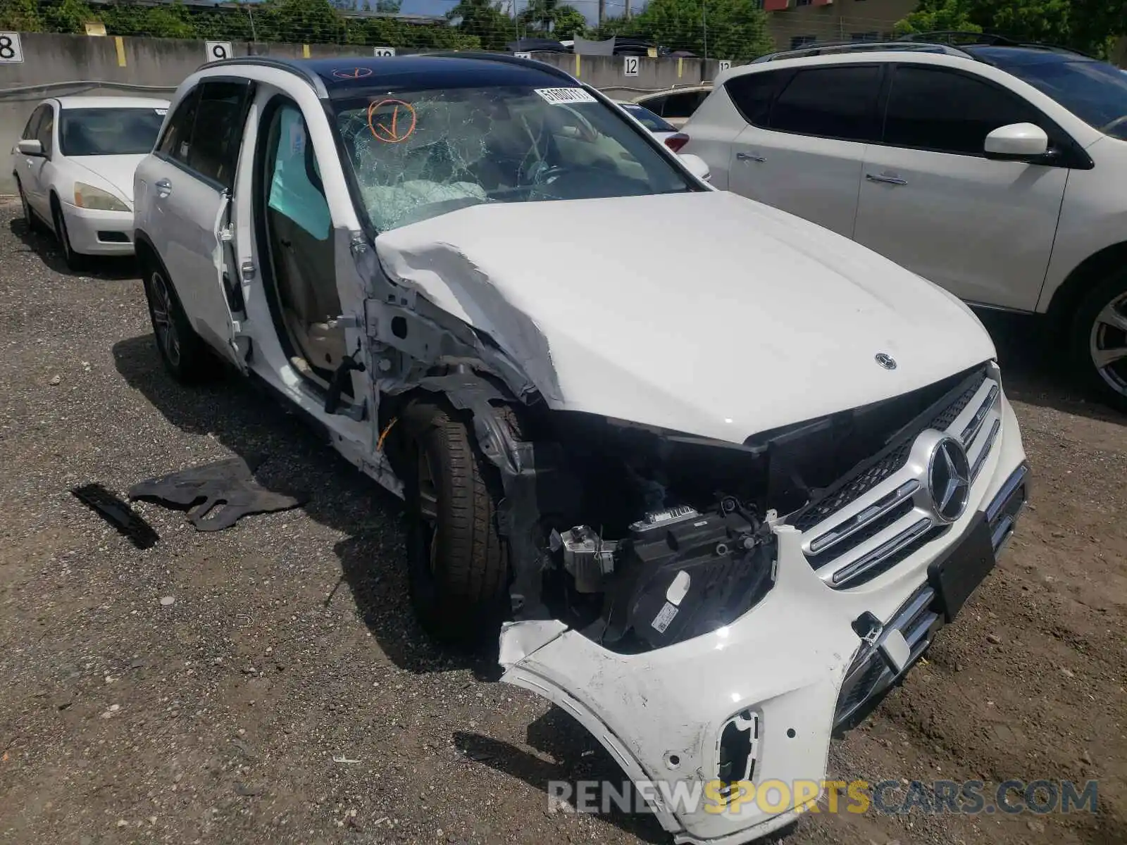 1 Photograph of a damaged car W1N0G8DB8MF895318 MERCEDES-BENZ GLC-CLASS 2021