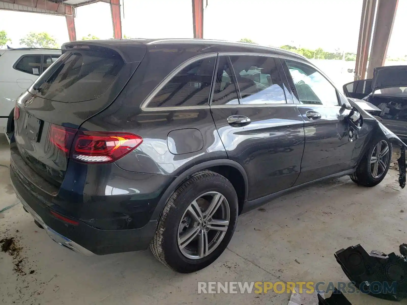 4 Photograph of a damaged car W1N0G8DB8MF934330 MERCEDES-BENZ GLC-CLASS 2021