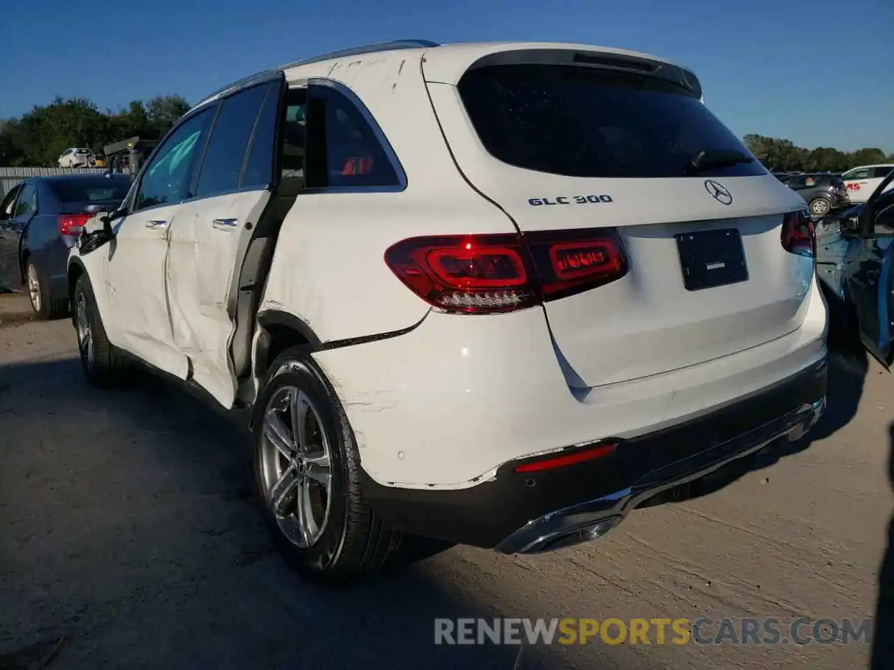 3 Photograph of a damaged car W1N0G8DB9MV303544 MERCEDES-BENZ GLC-CLASS 2021