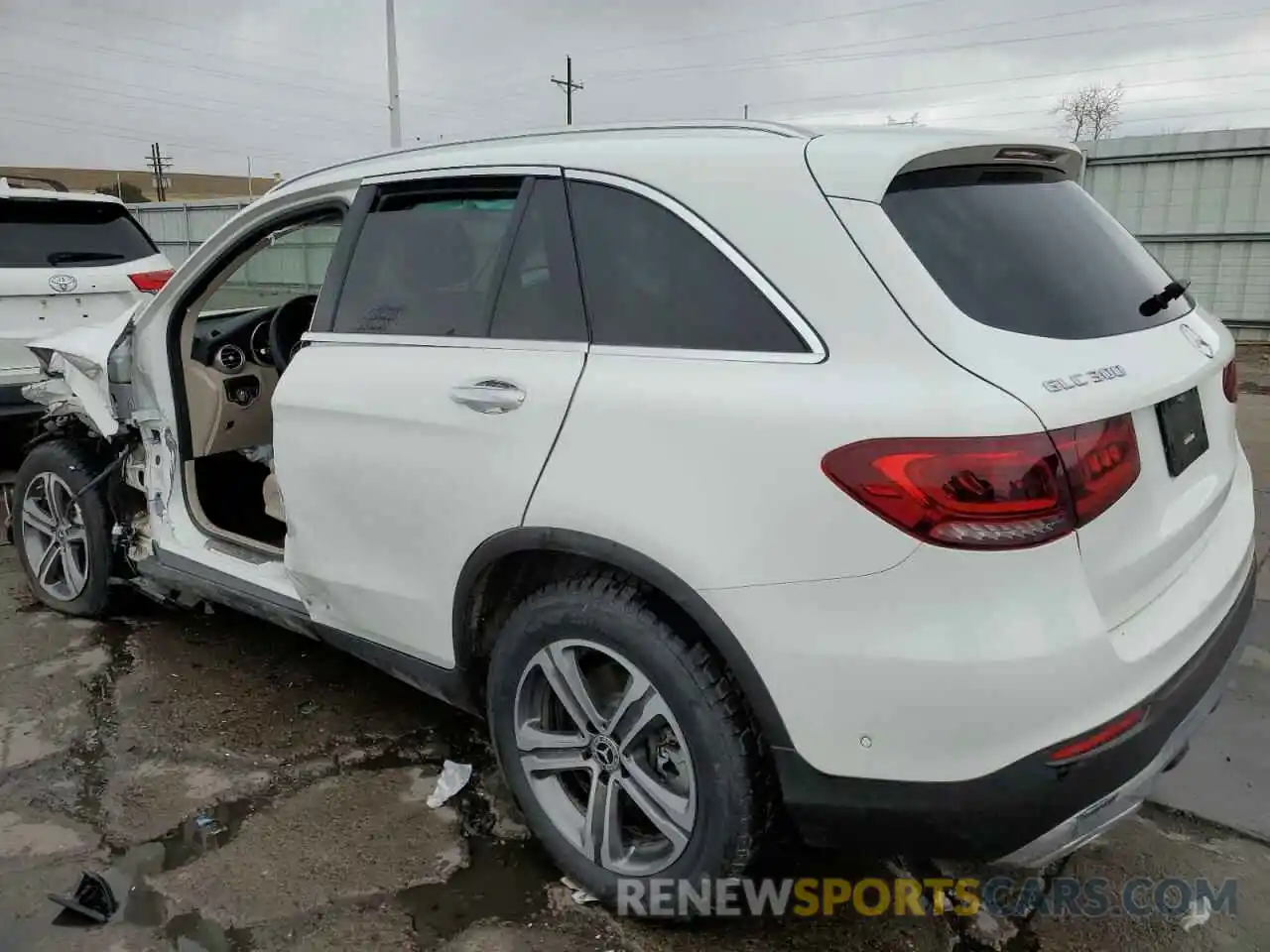 2 Photograph of a damaged car W1N0G8EB2MF874625 MERCEDES-BENZ GLC-CLASS 2021