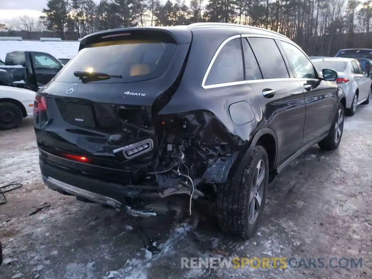 4 Photograph of a damaged car W1N0G8EB2MF885513 MERCEDES-BENZ GLC-CLASS 2021