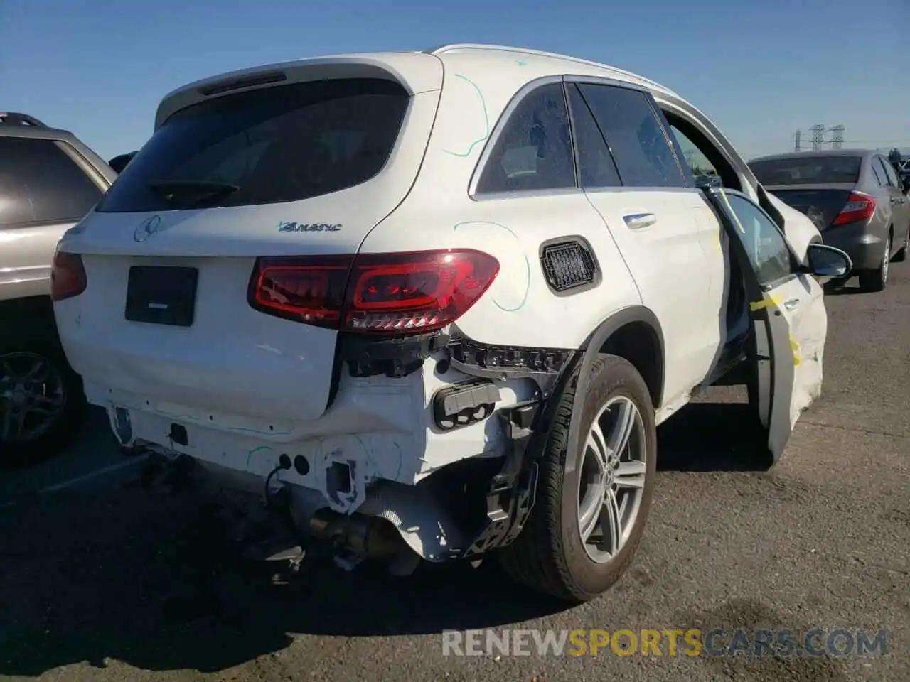 4 Photograph of a damaged car W1N0G8EB4MF890650 MERCEDES-BENZ GLC-CLASS 2021