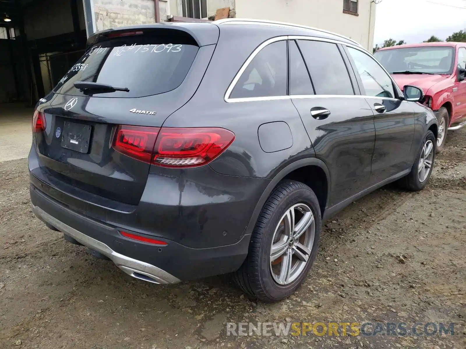 4 Photograph of a damaged car W1N0G8EB9MF873598 MERCEDES-BENZ GLC-CLASS 2021