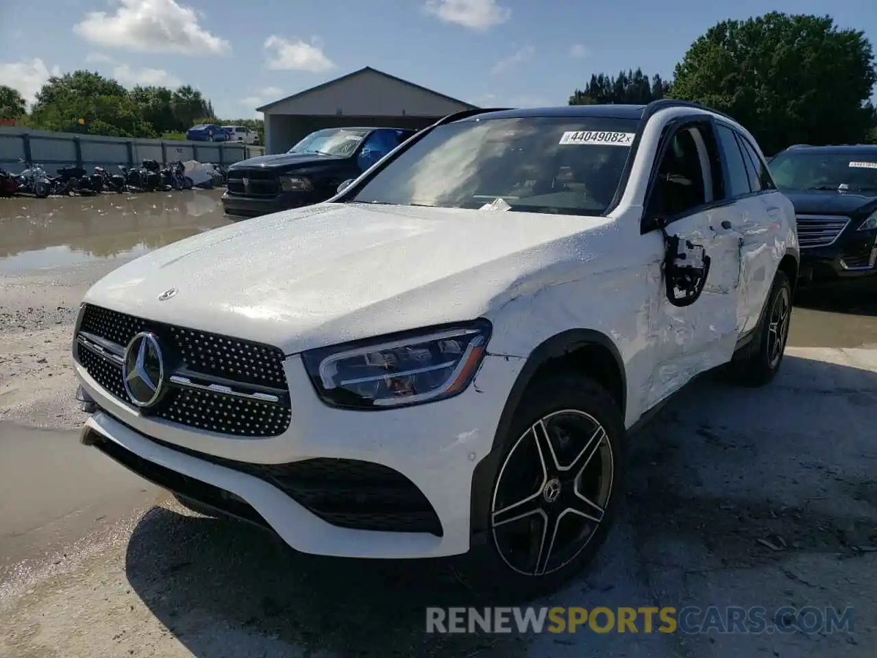 2 Photograph of a damaged car W1N0G8EB9MF919351 MERCEDES-BENZ GLC-CLASS 2021