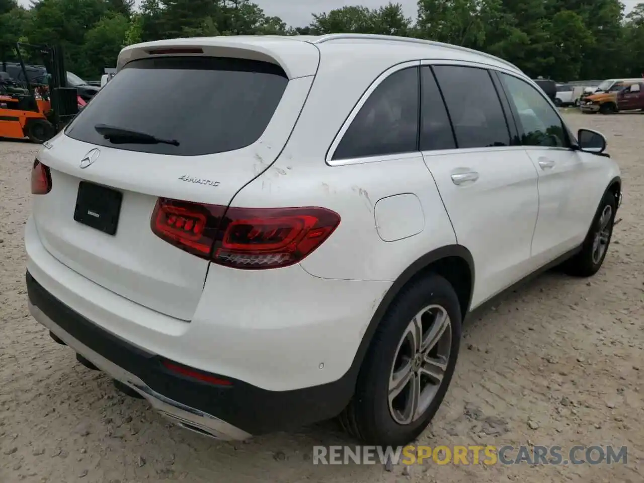 4 Photograph of a damaged car W1N0G8EBXMF878941 MERCEDES-BENZ GLC-CLASS 2021