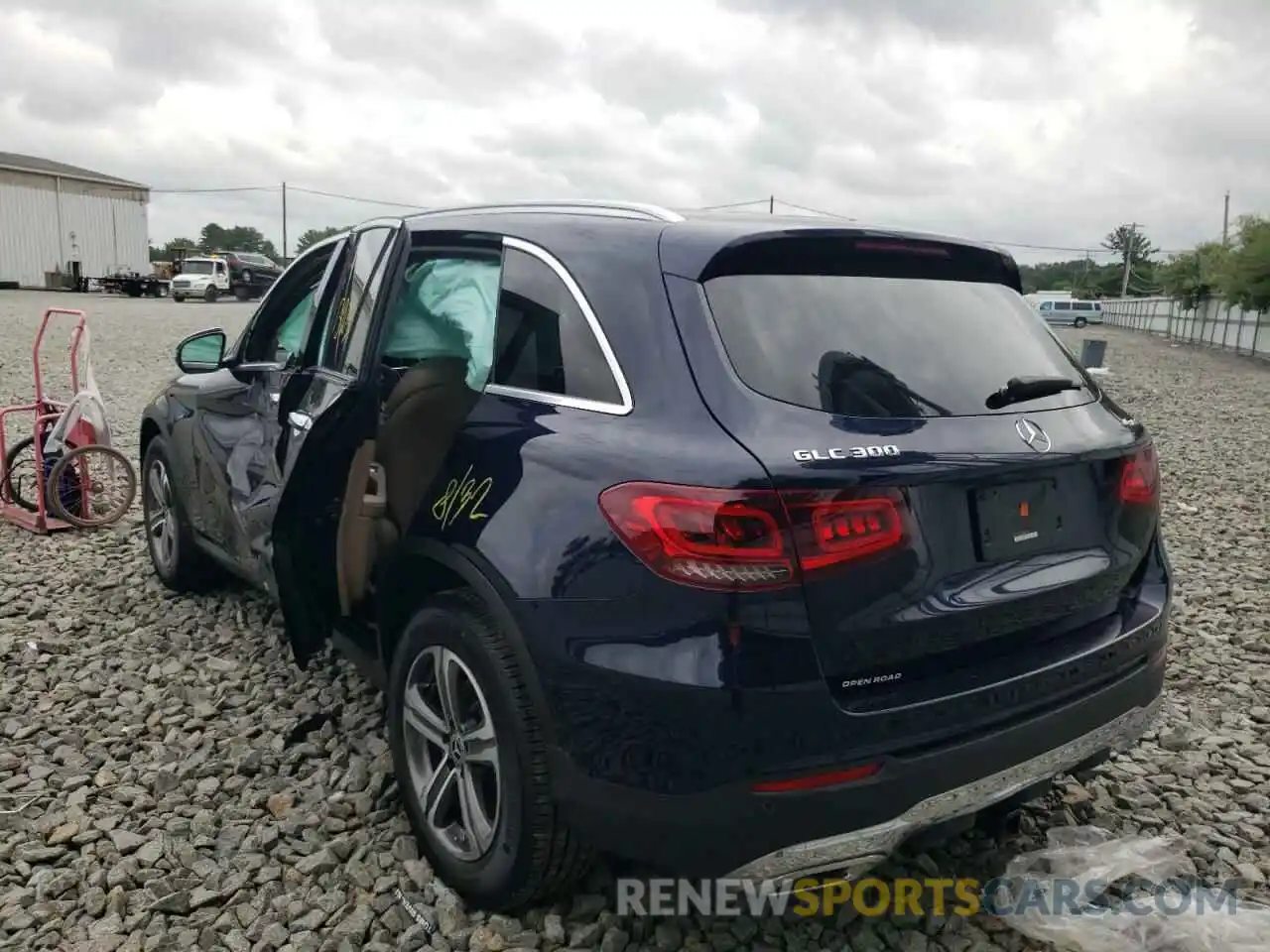 3 Photograph of a damaged car W1N0G8EBXMF887431 MERCEDES-BENZ GLC-CLASS 2021