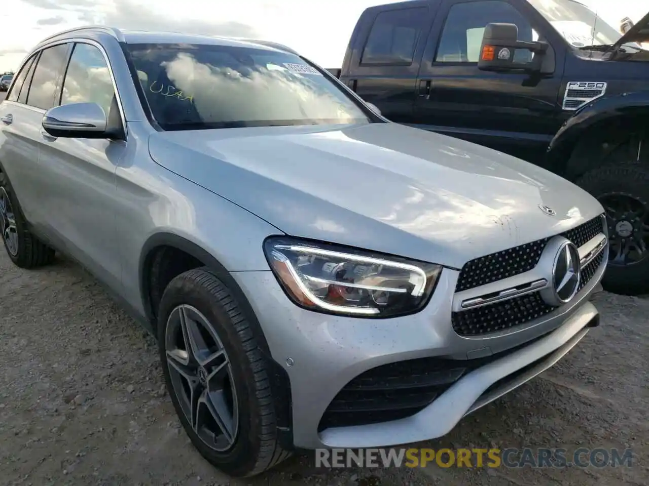 2 Photograph of a damaged car W1N0G8EBXMF923960 MERCEDES-BENZ GLC-CLASS 2021