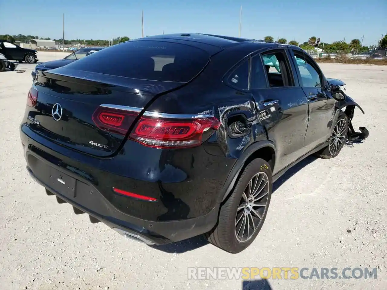 4 Photograph of a damaged car W1N0J8EB6MF929725 MERCEDES-BENZ GLC-CLASS 2021