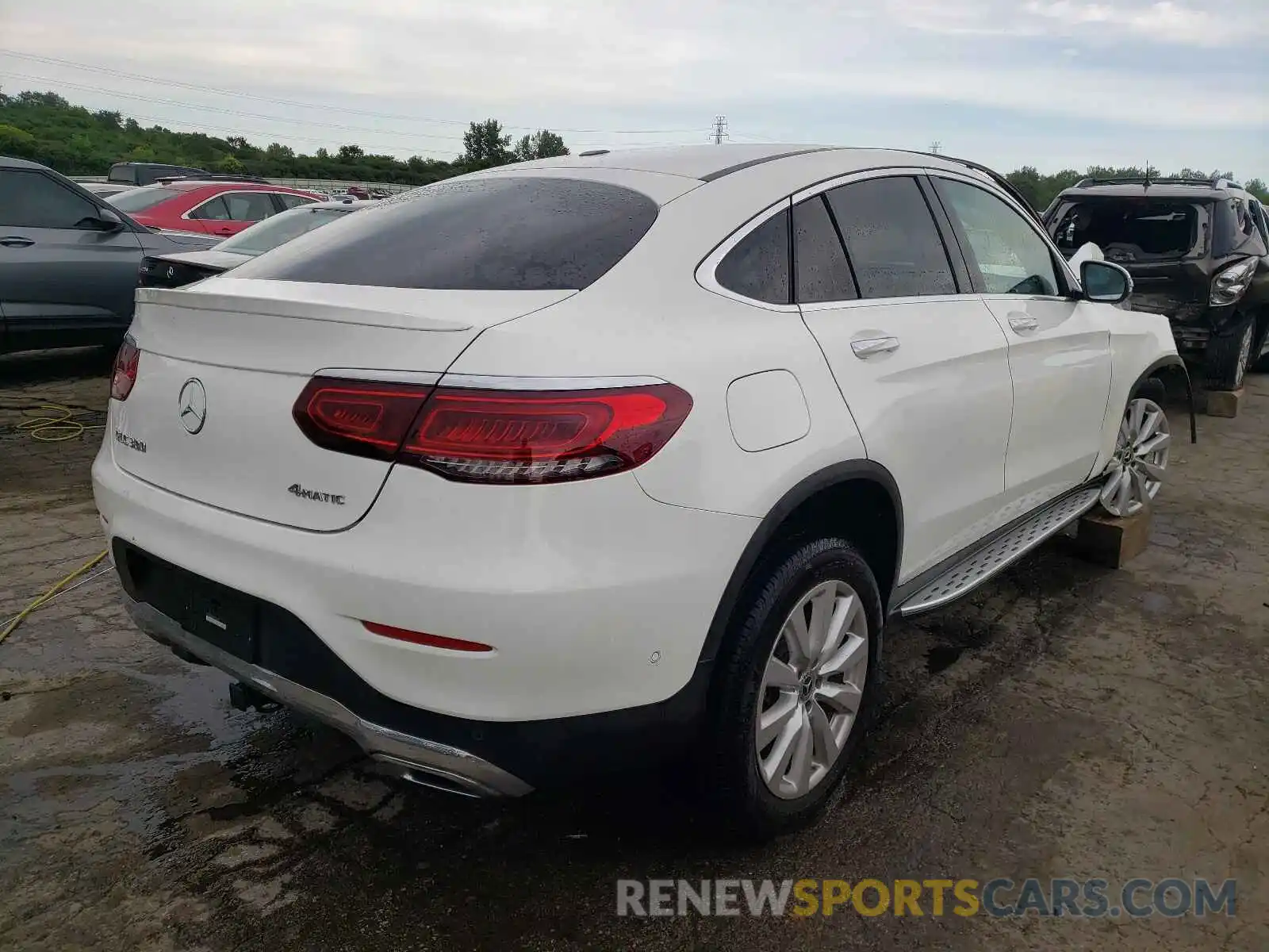 4 Photograph of a damaged car W1N0J8EB7MF902663 MERCEDES-BENZ GLC-CLASS 2021