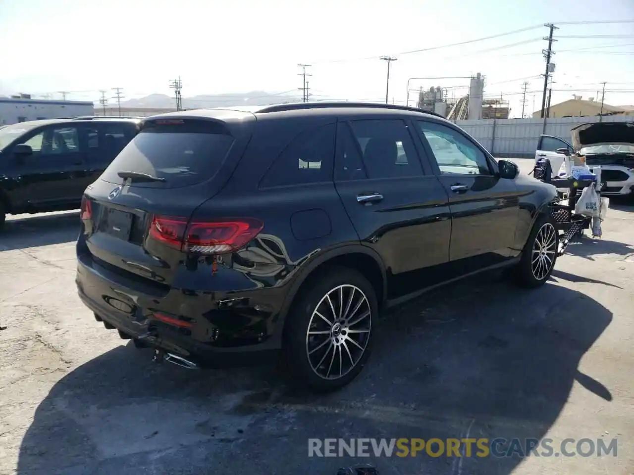 4 Photograph of a damaged car W1N0G8DB0NG049373 MERCEDES-BENZ GLC-CLASS 2022