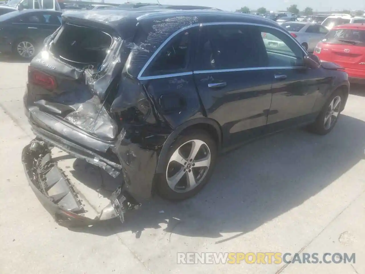 4 Photograph of a damaged car W1N0G8DB4NV328563 MERCEDES-BENZ GLC-CLASS 2022