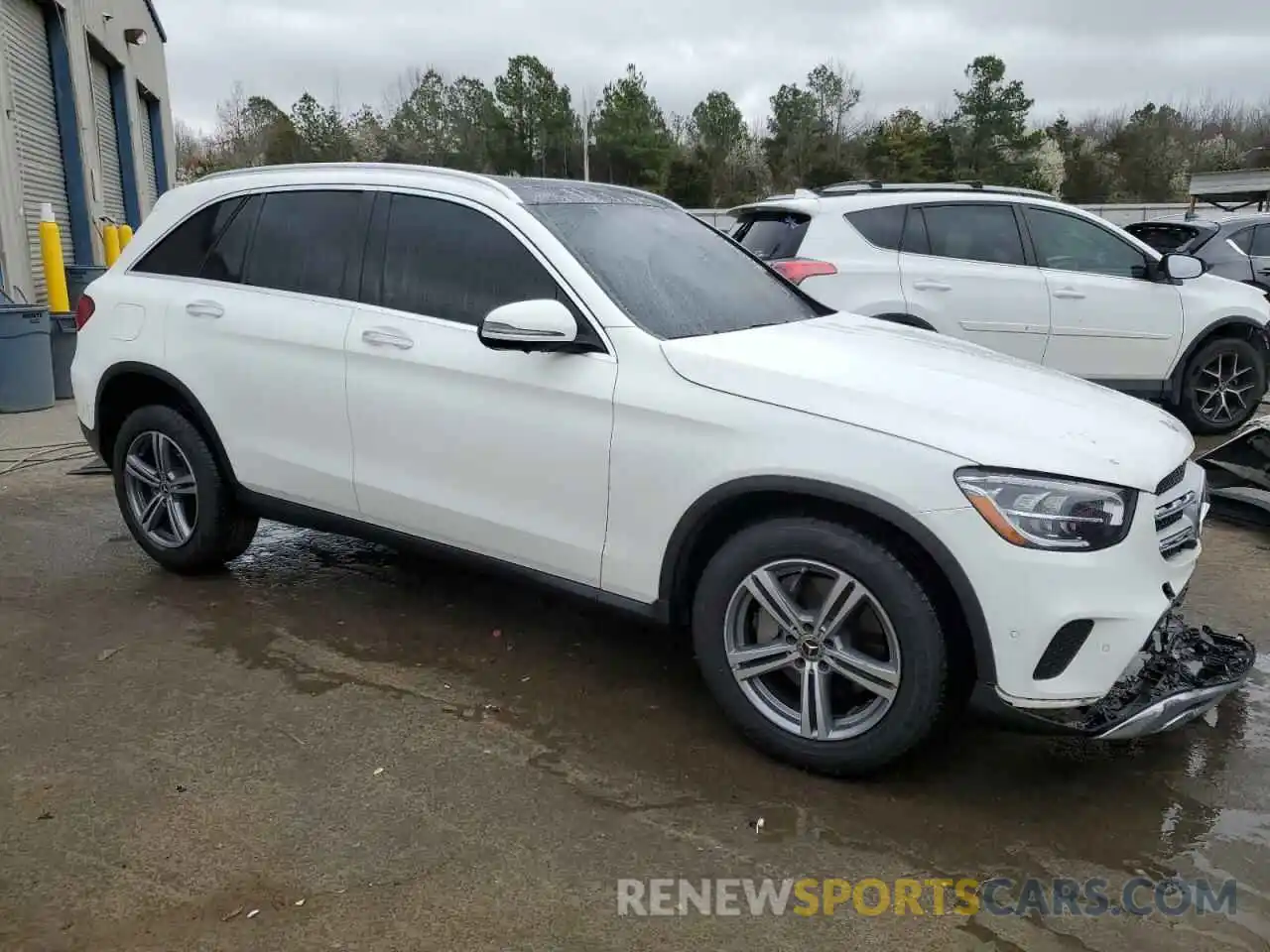 4 Photograph of a damaged car W1N0G8DB4NV397799 MERCEDES-BENZ GLC-CLASS 2022