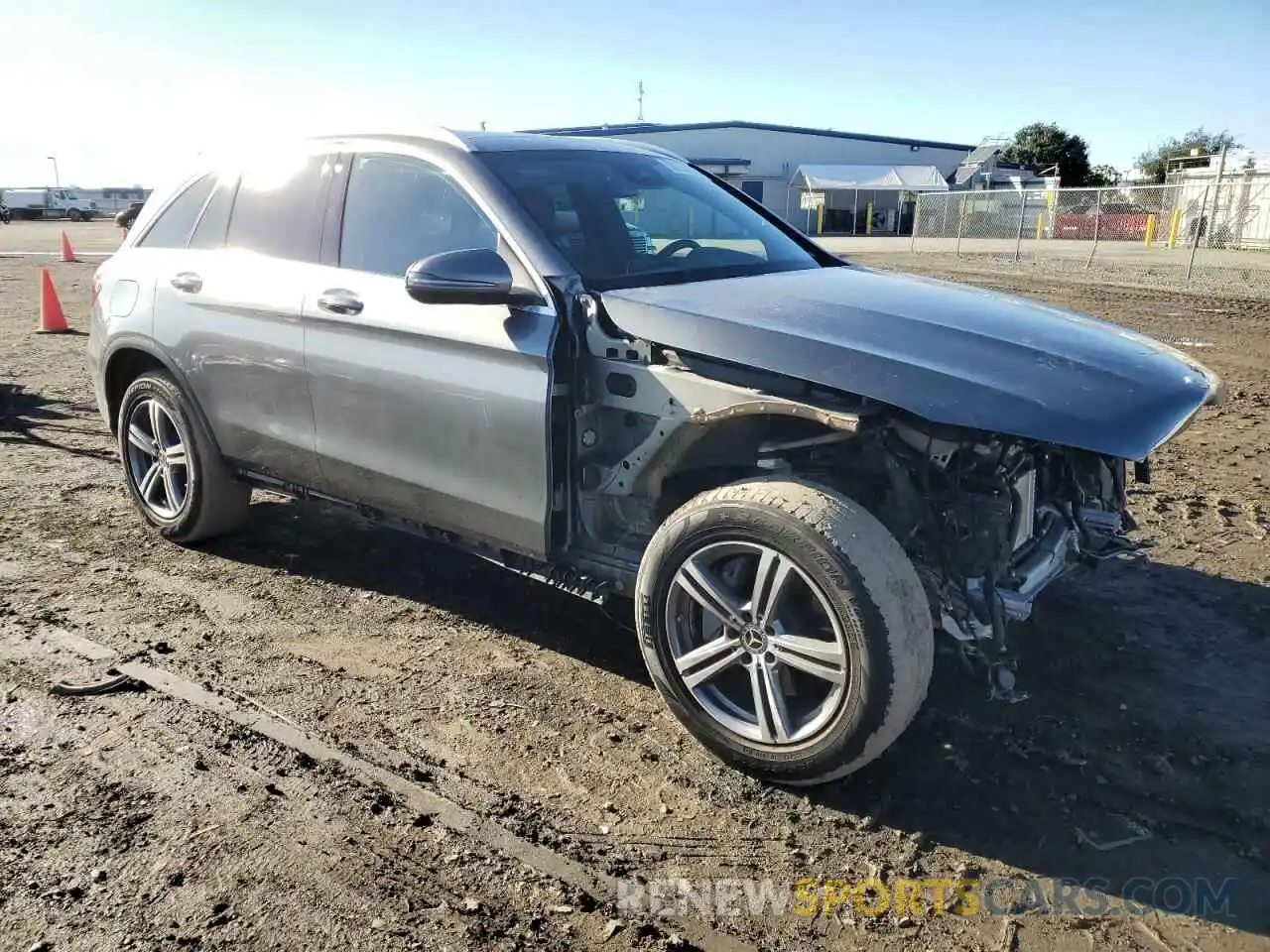 4 Photograph of a damaged car W1N0G8DB6NV325227 MERCEDES-BENZ GLC-CLASS 2022