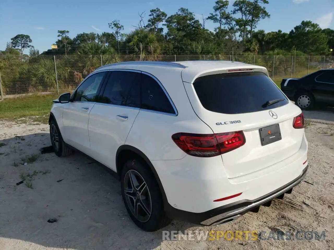 3 Photograph of a damaged car W1N0G8DB8NV348704 MERCEDES-BENZ GLC-CLASS 2022