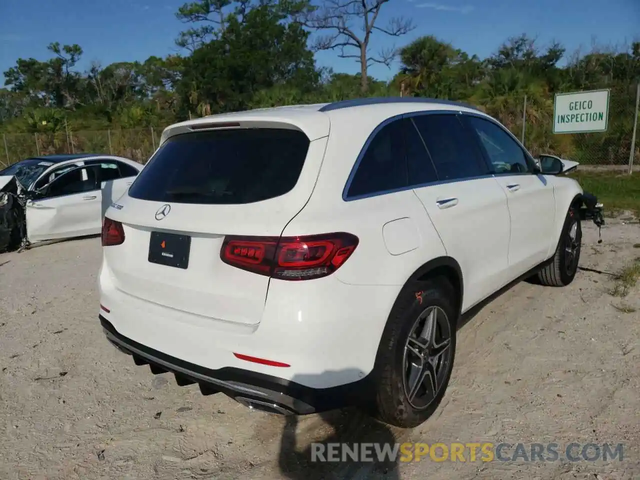 4 Photograph of a damaged car W1N0G8DB8NV348704 MERCEDES-BENZ GLC-CLASS 2022