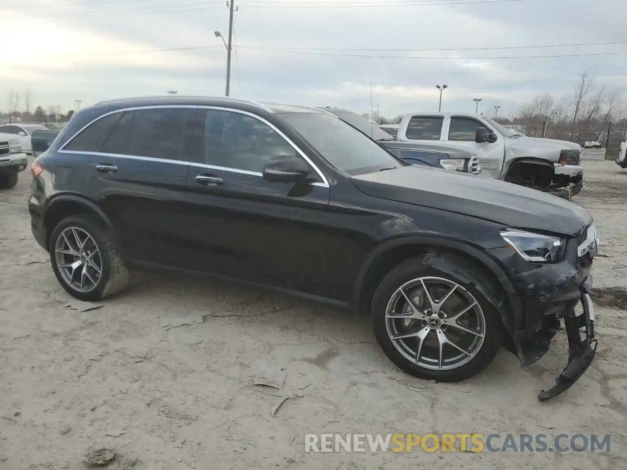 4 Photograph of a damaged car W1N0G8EB3NG053156 MERCEDES-BENZ GLC-CLASS 2022