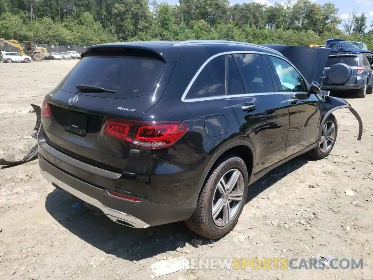 4 Photograph of a damaged car W1N0G8EB3NV387845 MERCEDES-BENZ GLC-CLASS 2022