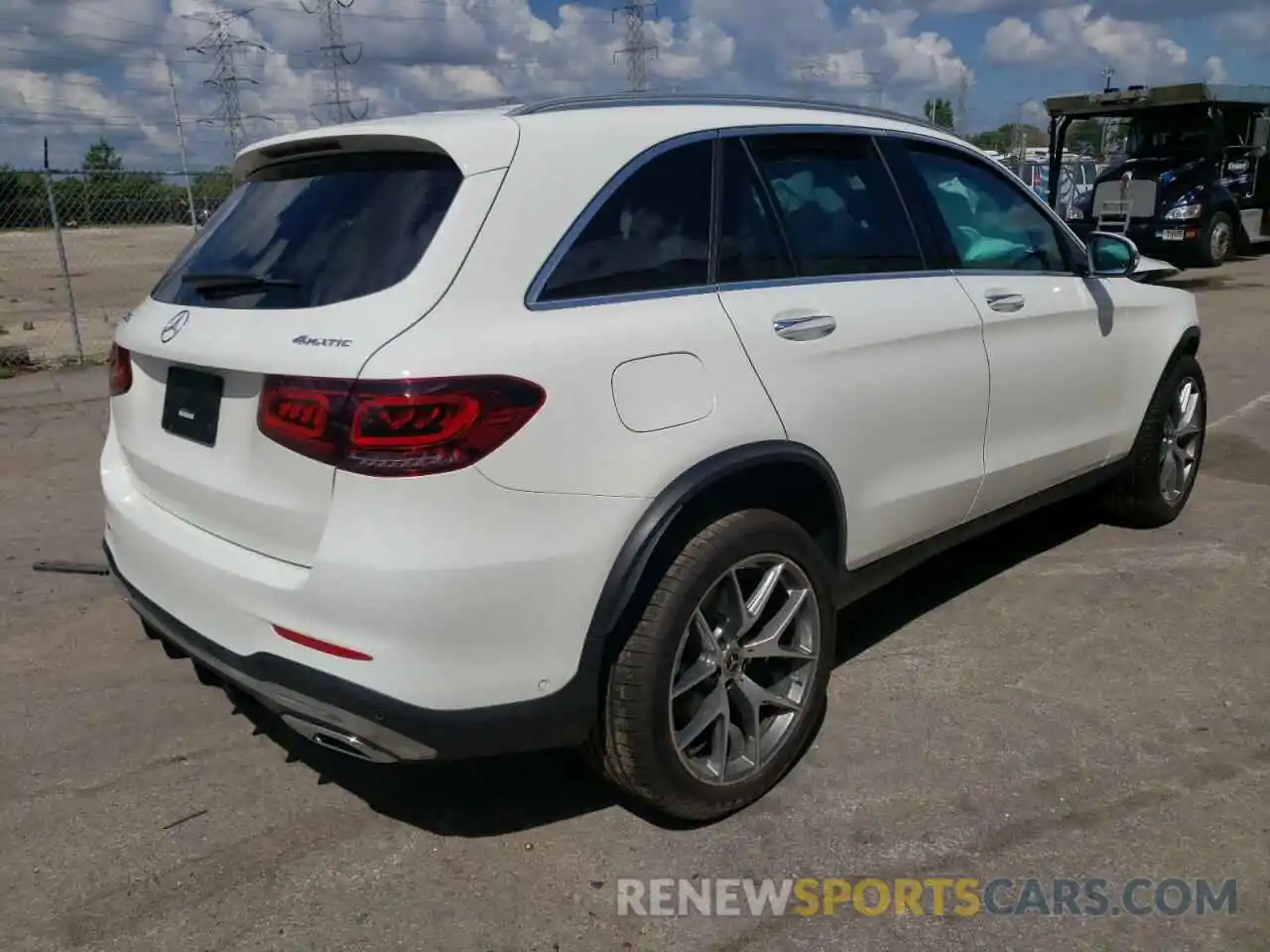 4 Photograph of a damaged car W1N0G8EB6NV353818 MERCEDES-BENZ GLC-CLASS 2022