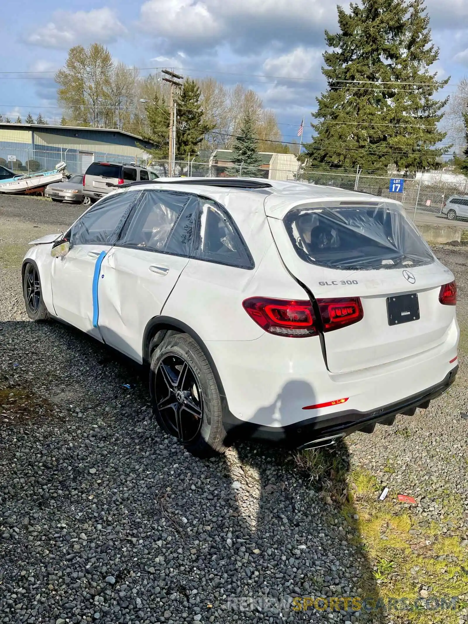 3 Photograph of a damaged car W1N0G8EB8NV341007 MERCEDES-BENZ GLC-CLASS 2022