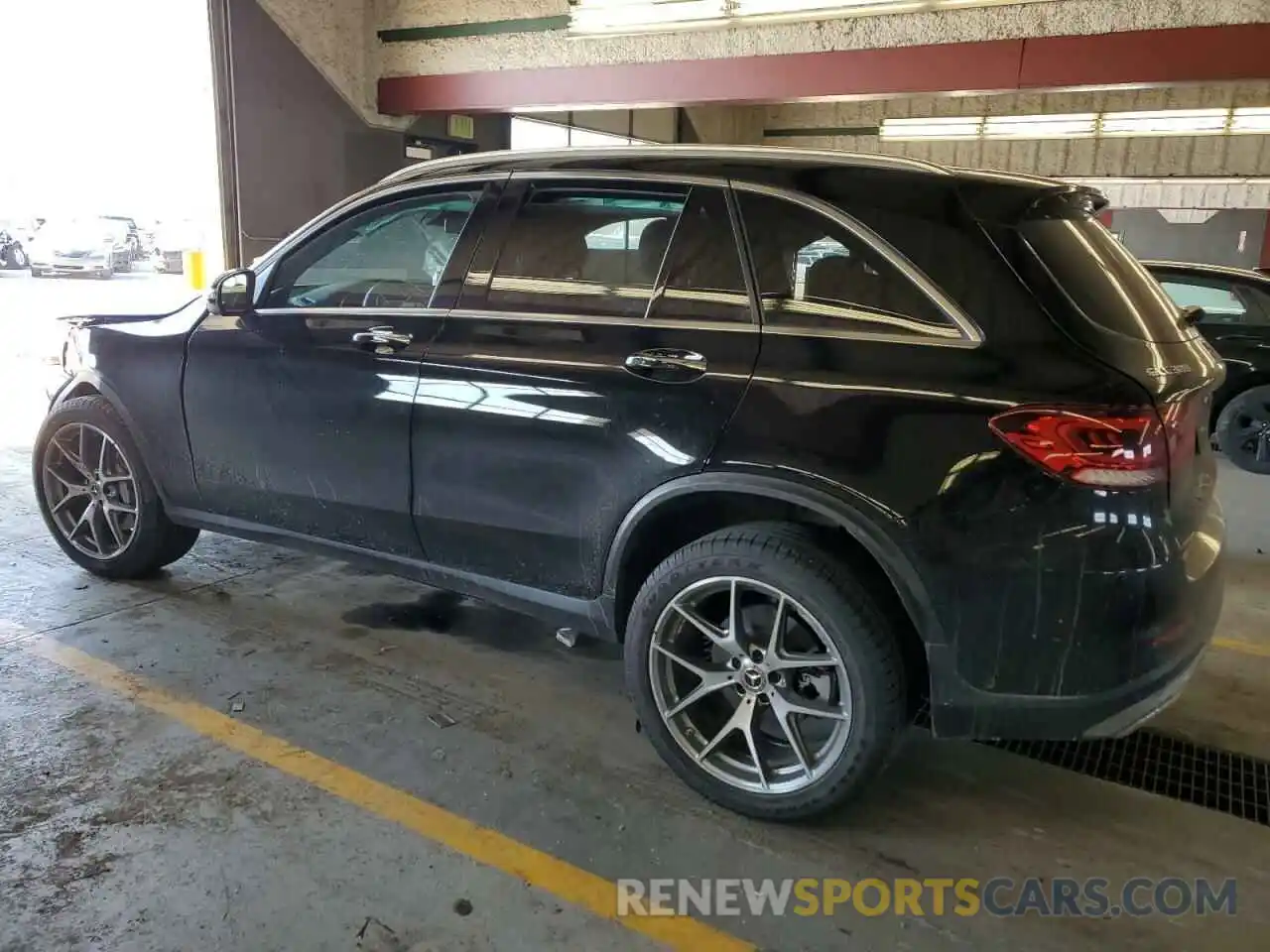 2 Photograph of a damaged car W1N0G8EBXNV391889 MERCEDES-BENZ GLC-CLASS 2022