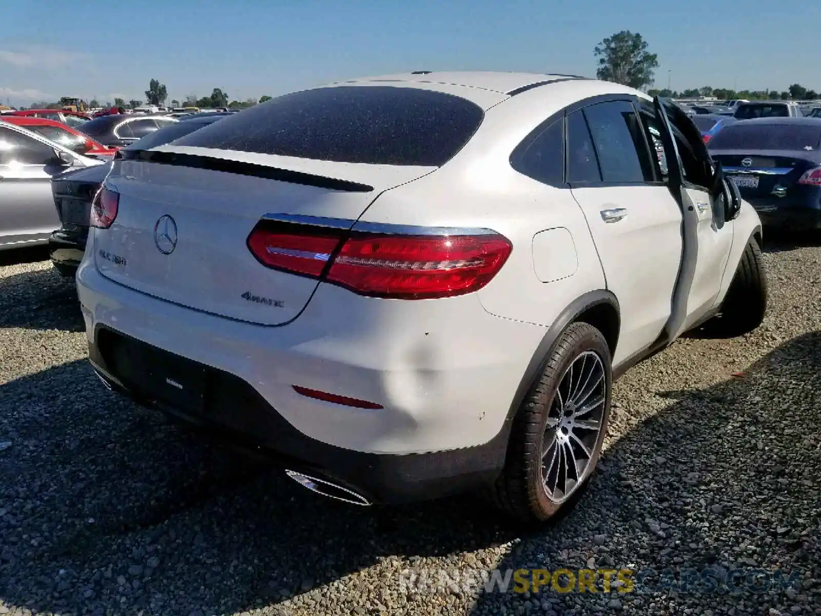 4 Фотография поврежденного автомобиля WDC0J4KB6KF544595 MERCEDES-BENZ GLC COUPE 2019