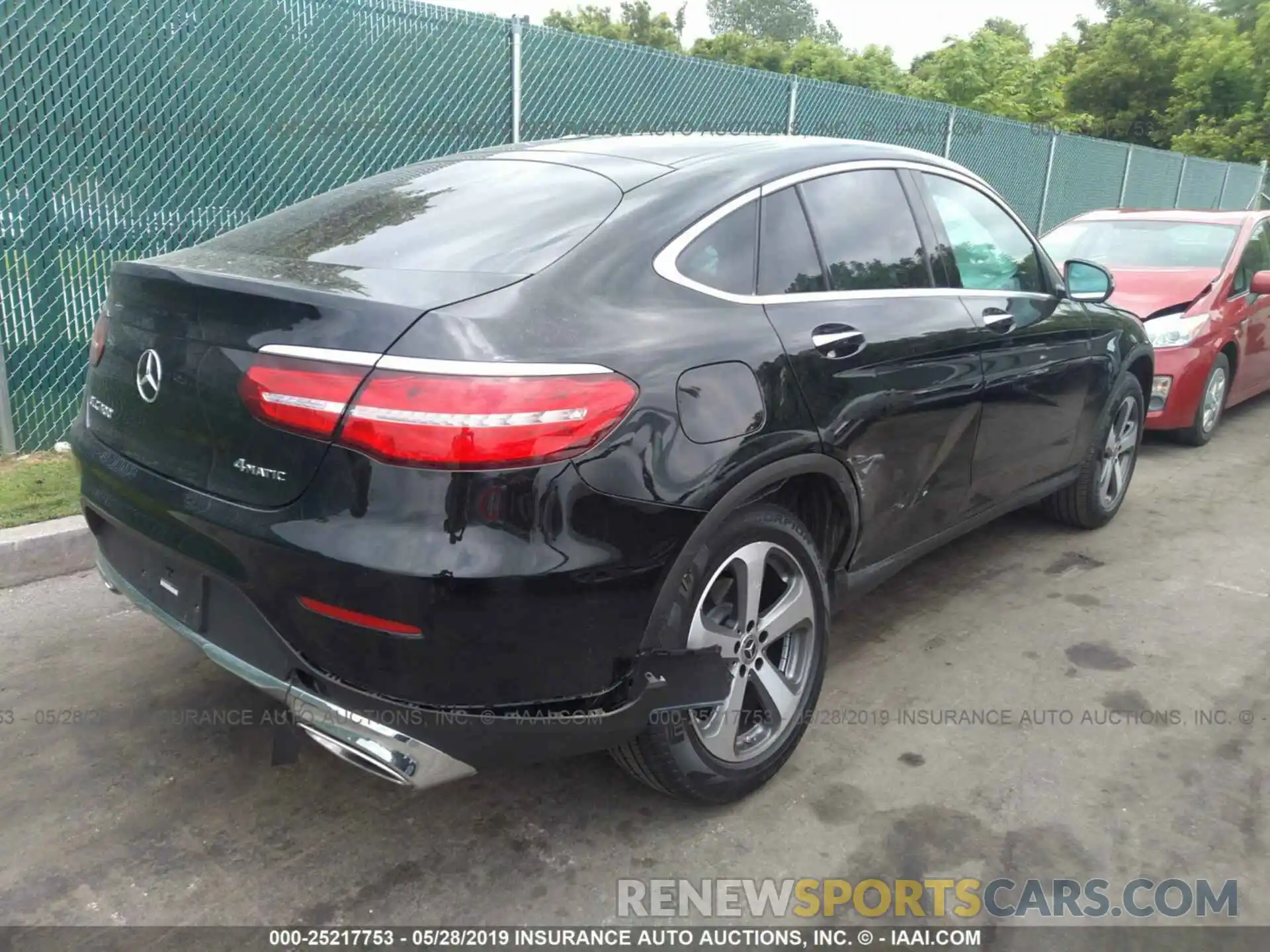 4 Photograph of a damaged car WDC0J4KB7KF558909 MERCEDES-BENZ GLC COUPE 2019